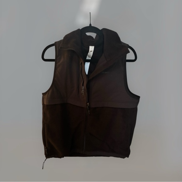 Lululemon Cinch-Hem Fleece Vest
Black / Super Dark - Picture 8 of 10